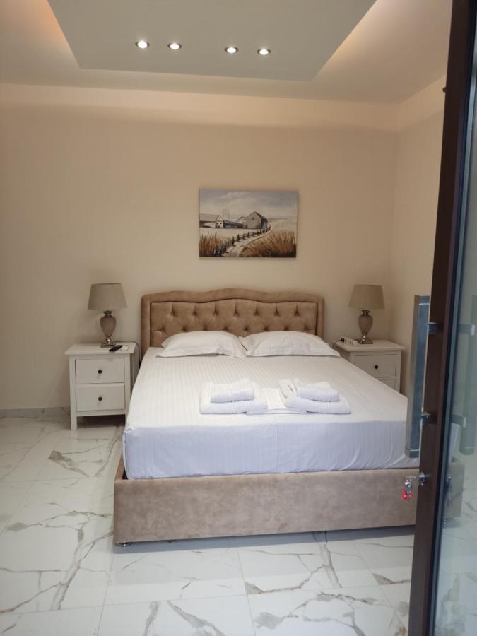 Athens City Center Luxury Suites Exteriör bild